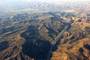 穿越落基山脉,壮丽山川的探险之旅  第2张
