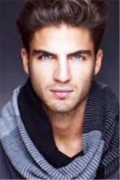 加布里埃尔 伊格莱西亚斯：蓬松哥传奇,蓬松哥传奇——从街头艺人到国际巨星的蜕变之路  第3张